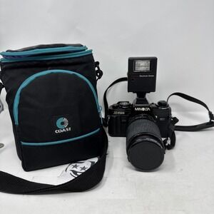 Minolta X700 35mm SLR Film Camera w/ 35-135mm 1:3.5-4.5‎ Lens And Flash Tested